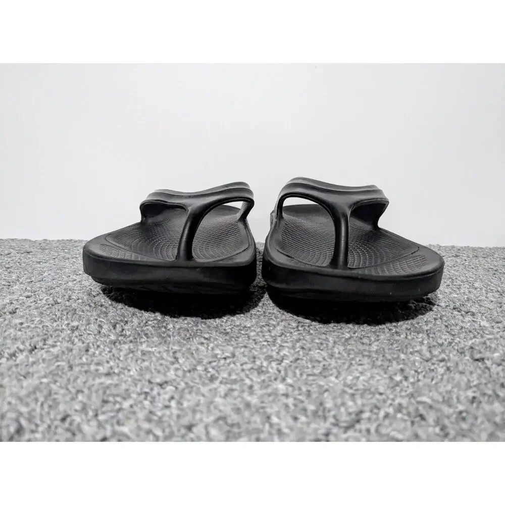 OOFOS Black Women's Recovery Flip Sandals